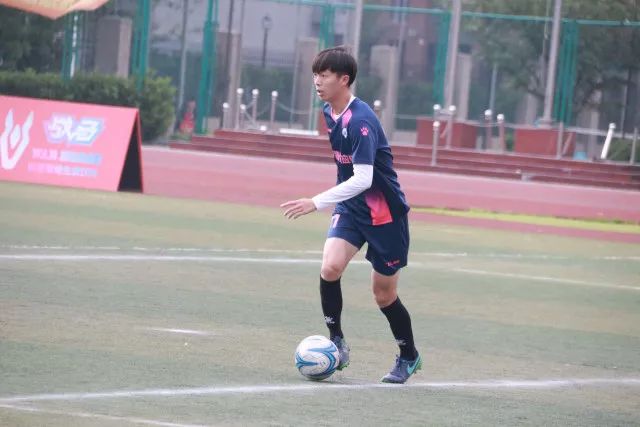 穆里尼奥谈C罗和梅西：成就之路各有不同